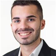 Insegnante con lo scopo dì farti vivere la storia e non studiarla